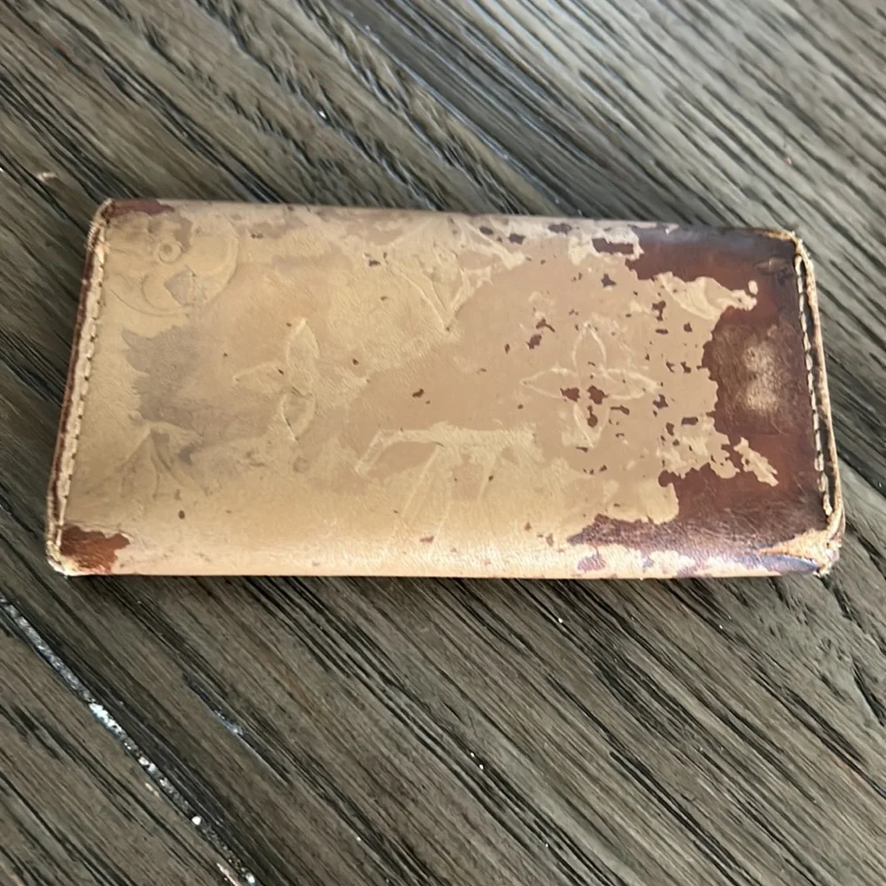 Louis Vuitton Matte Vernis Key Pouch